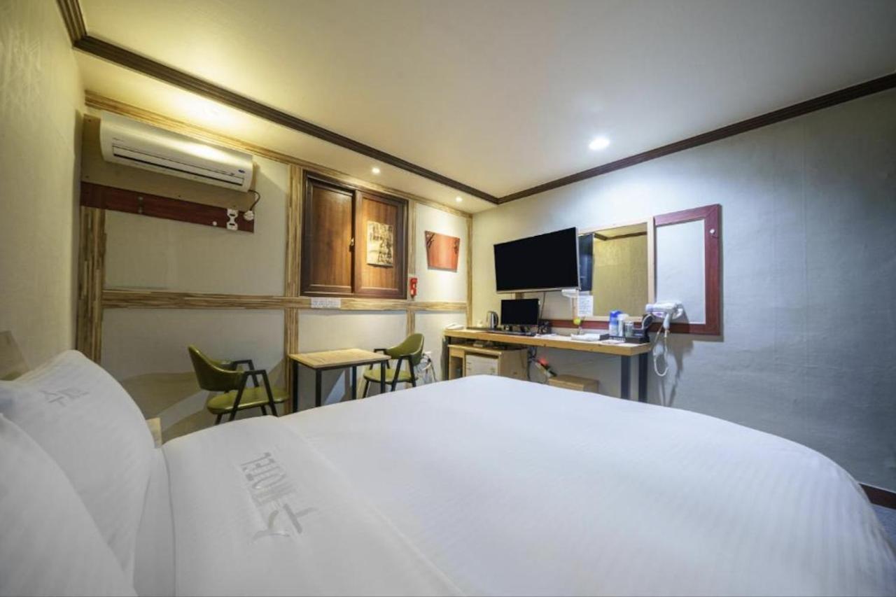 Subiztel Motel Pohang Eksteriør billede